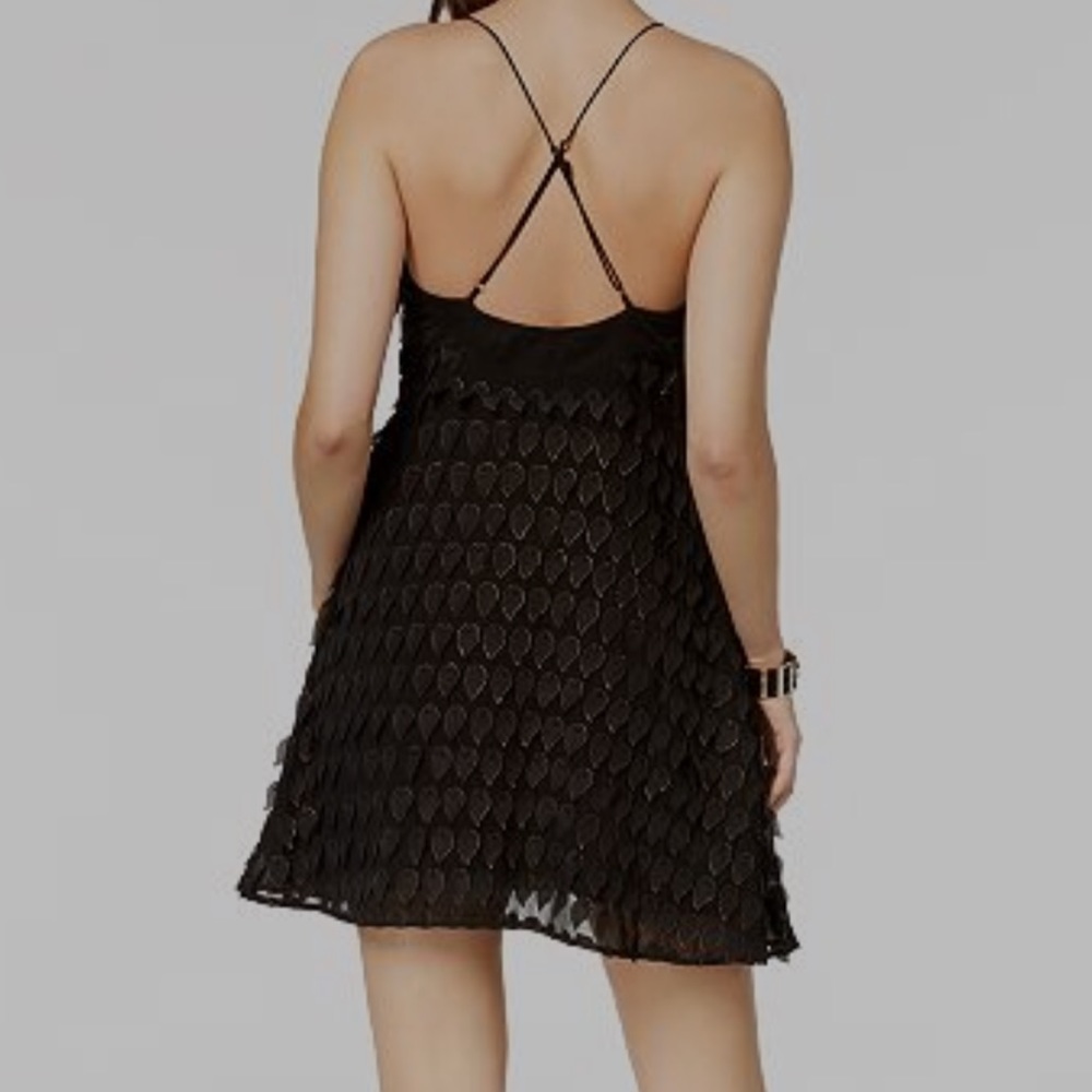 Appliqué Criss Cross Back Dress - Picture 2 of 4